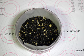 万圣节恶魔蛋糕的做法步骤:4