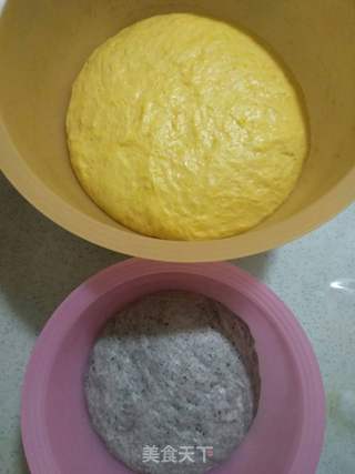 南瓜黑芝麻卷的做法步骤:4