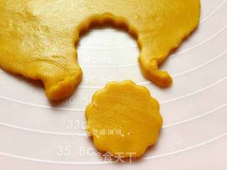 万圣节南瓜鬼脸饼干的做法步骤:8