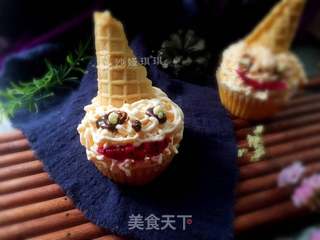 万圣节鬼脸杯子蛋糕的做法步骤:17