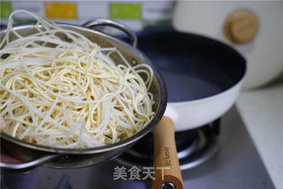 万圣意面的做法步骤:2