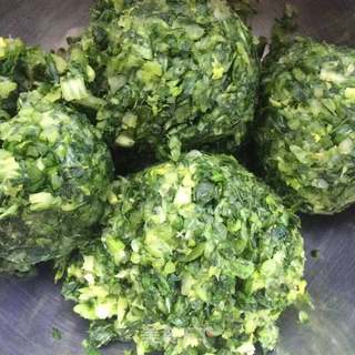 芹菜猪肉水饺的做法步骤:4