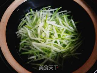 萝卜丝鲜虾汤的做法步骤:5
