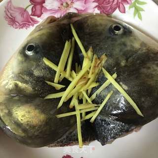 剁椒鱼头的做法步骤:2