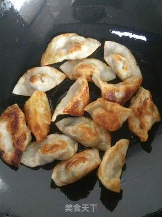 煎饺的做法步骤:11