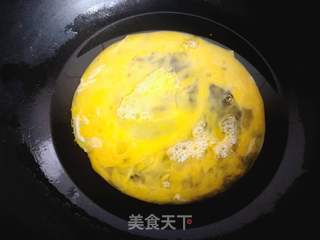 强烈推荐:平菇鸡蛋韭菜素饺的做法步骤:3