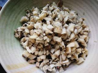 强烈推荐:平菇鸡蛋韭菜素饺的做法步骤:6