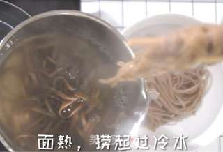 鸡丝凉拌荞麦面&蔬菜汤的做法步骤:4