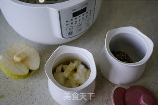 梨子炖桃胶的做法步骤:4