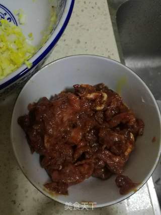 牛肉娃娃菜饺子的做法步骤:2