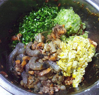 海鲜韭菜水饺的做法步骤:10