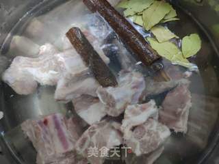 排骨焖饭的做法步骤:2