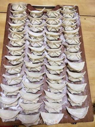 鲜虾青菜鲜肉饺子的做法步骤:7