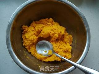 南瓜糯米芝心球的做法步骤:5