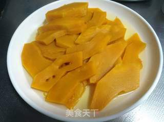 南瓜羹的做法步骤:2