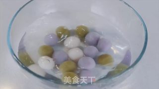 藕粉丸子的做法步骤:7