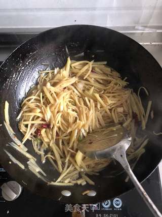 土豆丝卷饼的做法步骤:8