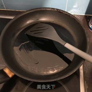 辣子肥肠的做法步骤:7