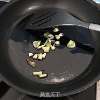 辣子肥肠的做法步骤:8