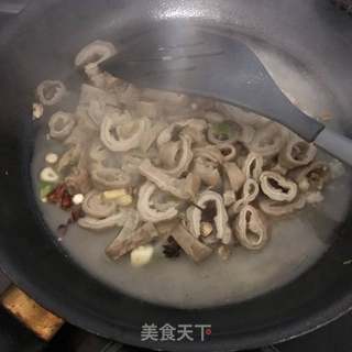 辣子肥肠的做法步骤:14