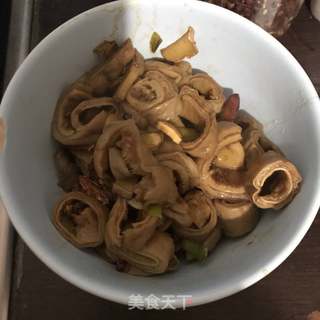 辣子肥肠的做法步骤:16