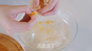 银耳冰糖炖雪梨的做法步骤:4