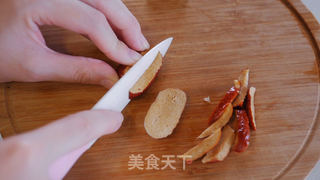 银耳冰糖炖雪梨的做法步骤:5