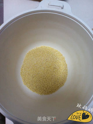 南瓜小米粥的做法步骤:2