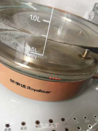 热奶茶的做法步骤:2