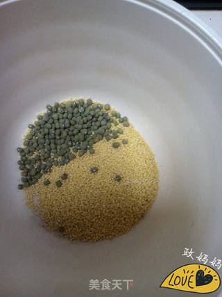 小米绿豆粥的做法步骤：2