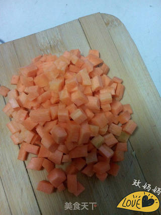 五彩炒饭的做法步骤:4