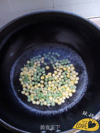 五彩炒饭的做法步骤:5