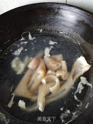 自制皮冻的做法步骤：1