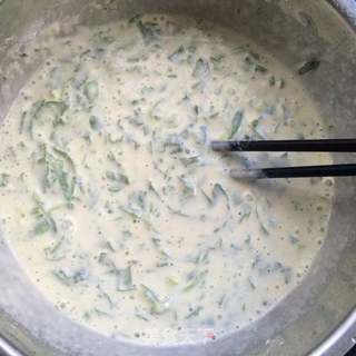 芹菜叶鸡蛋饼的做法步骤:4