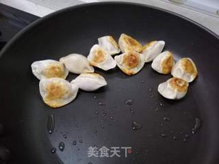 生煎速冻饺子的做法步骤：3