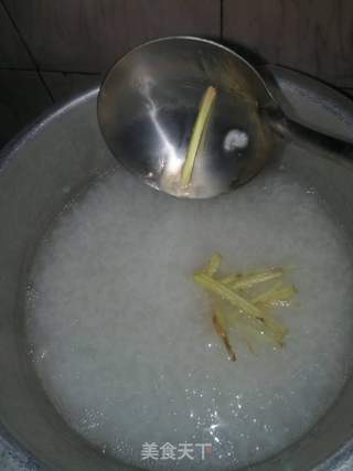 皮蛋瘦肉粥的做法步骤:5