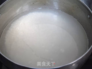 南瓜糯米粥的做法步骤:2