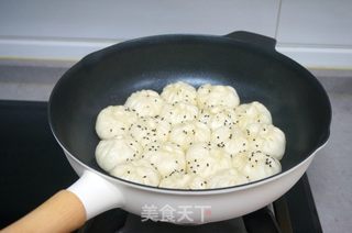 生煎包的做法步骤：16