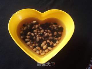黑豆豆浆的做法步骤:2