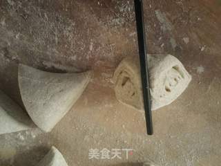 黑豆渣花卷的做法步骤:5