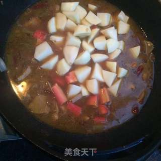 鸡块土豆拌面的做法步骤：9