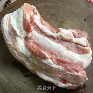 花雕红烧肉的做法步骤：1