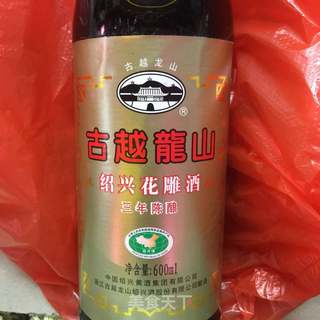 花雕红烧肉的做法步骤:2