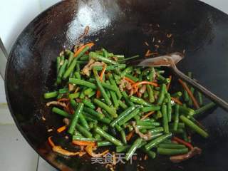 牛肉丝炒豇豆的做法步骤:16