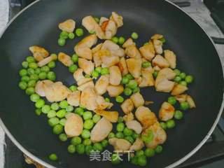 青豆鸡肉炒饭的做法步骤：6