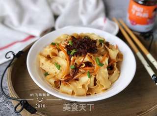 牛肉酱炒刀削面的做法步骤:16