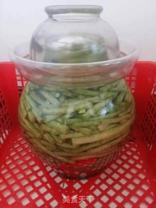 泡菜(酸豆角)的做法步骤:4