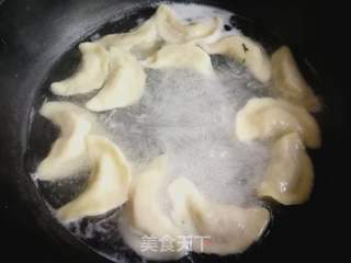 荠菜肉饺的做法步骤:17