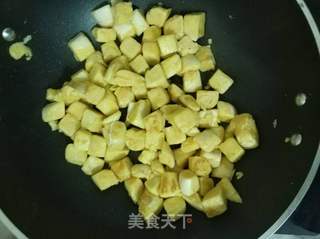 炒黄金馒头块的做法步骤:6