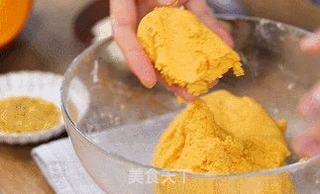 爆好吃的芝心南瓜桂花饼,竟然不用烤箱的做法步骤:8